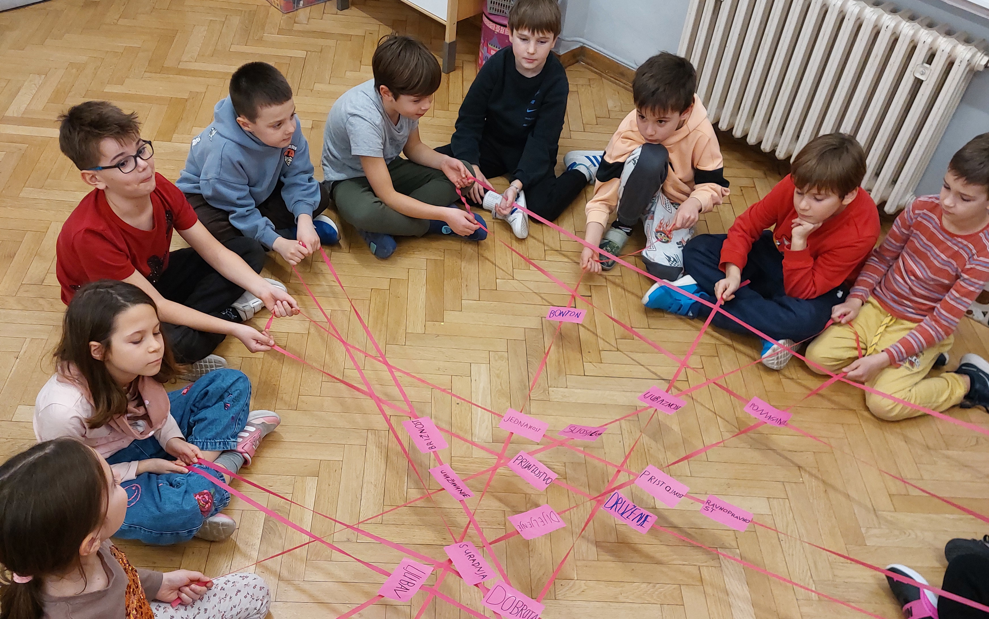 Obilježavanje Dana ružičastih majica - Dana prevencije vršnjačkog nasilja u produženom boravku 2.b razreda