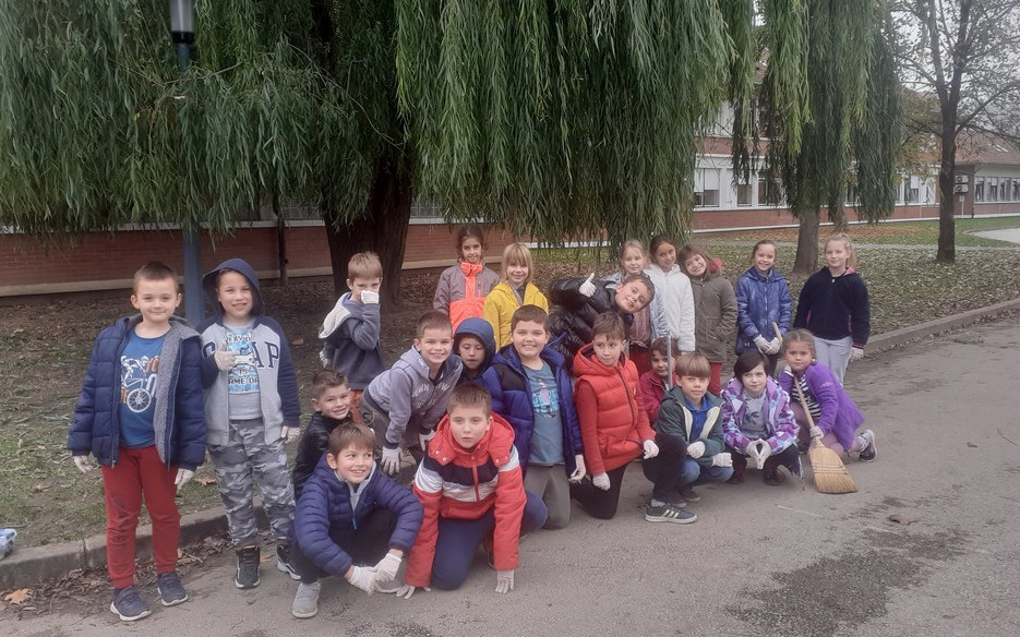 Sat uređivanja dvorišta - 2. a