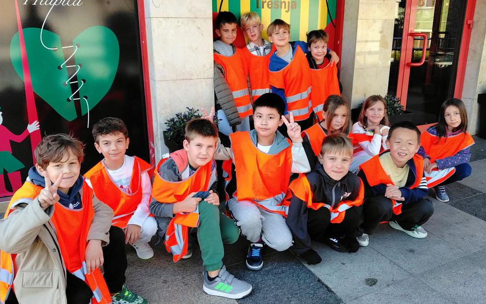 PYP 2 Visits Trešnja Theatre 